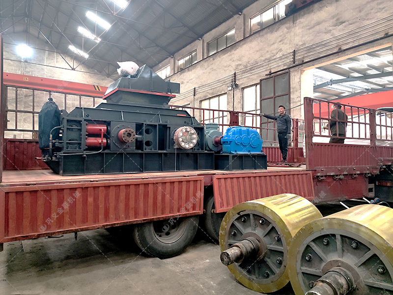 2PG1200x800大型液壓對輥制砂機發(fā)往湖北
