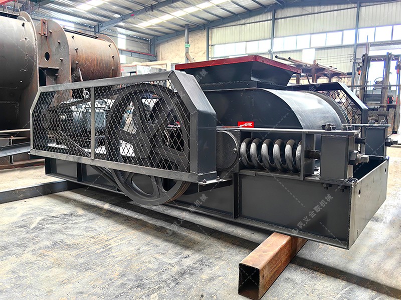 雙齒輥破碎機在破碎大塊難碎物料時，如何確保破碎效果？